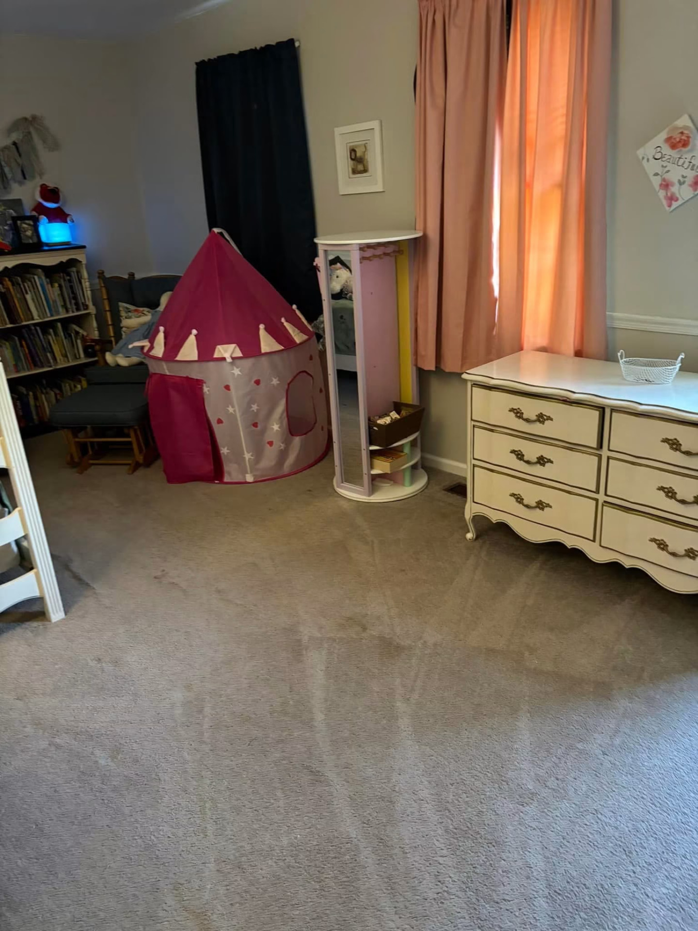 Playroom: full pick-up & carpet vacuumed after Ocean Shine cleaning