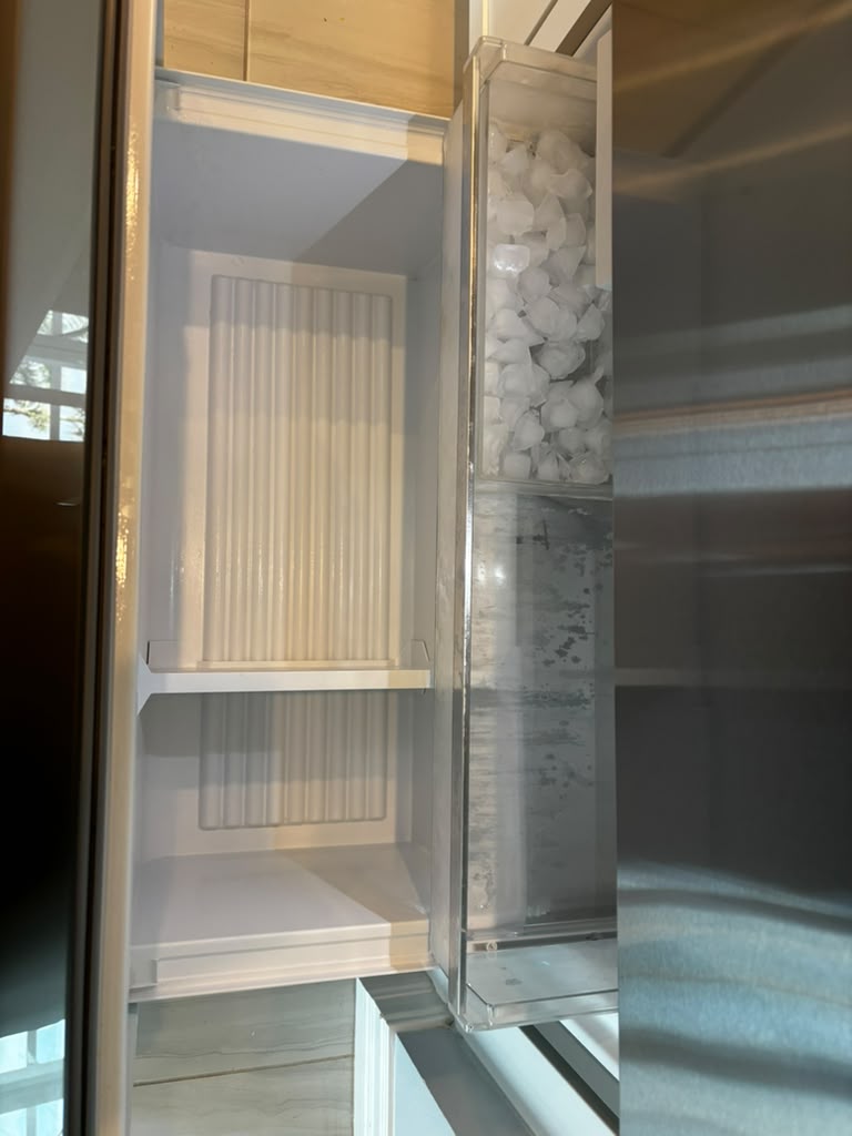 Fridge: shelves and drawers wiped spotless after Ocean Shine cleaning